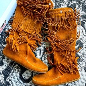Size 7 original MINNETONKA MOCCASINS